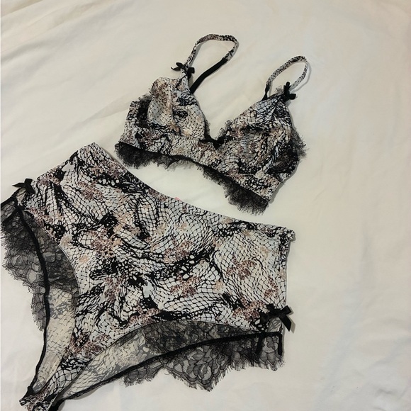 Agent Provocateur Silk set - Picture 2 of 7